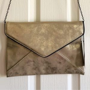 La Diva Clutch with Chain Strap